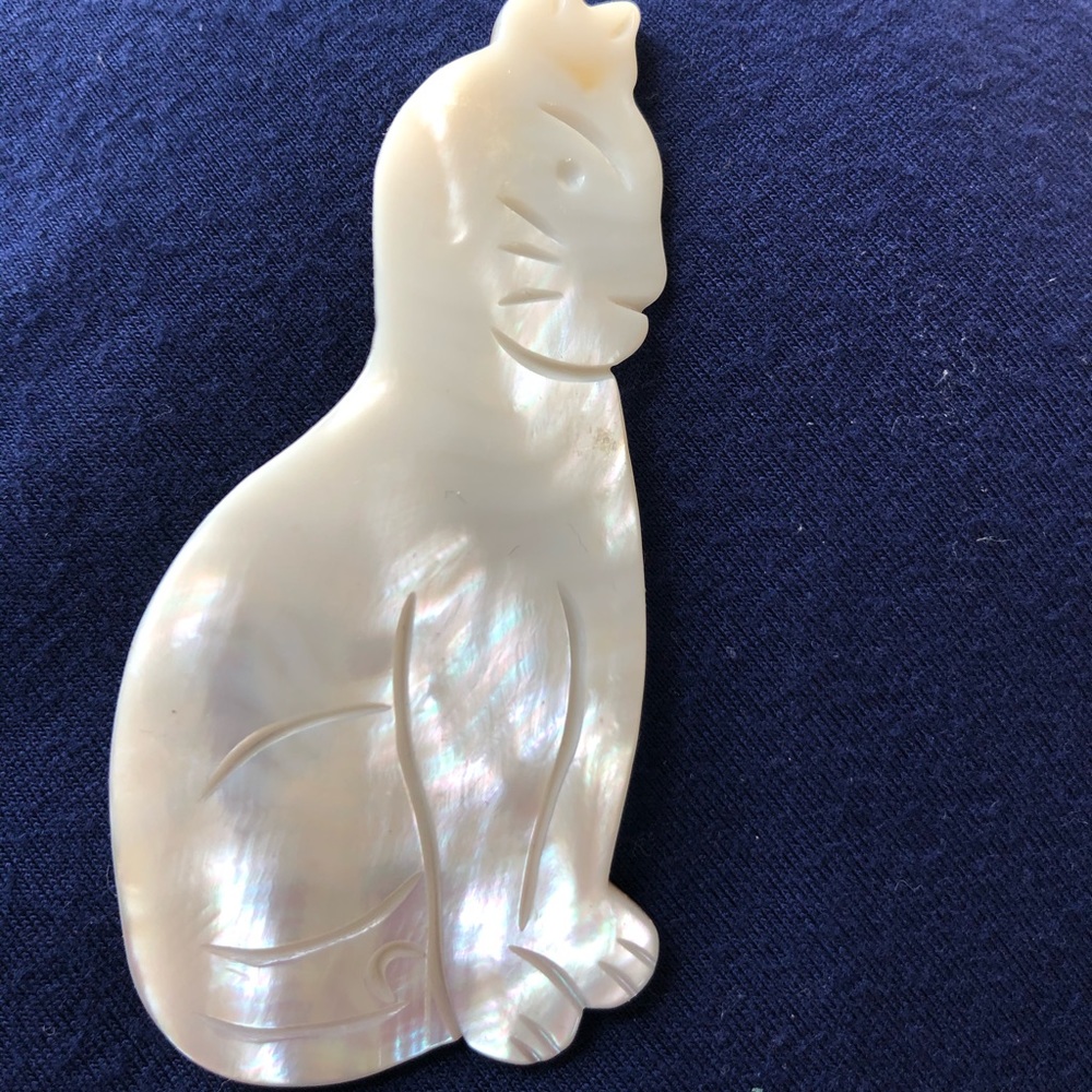 Mother of Pearl Cat Brooch vintage